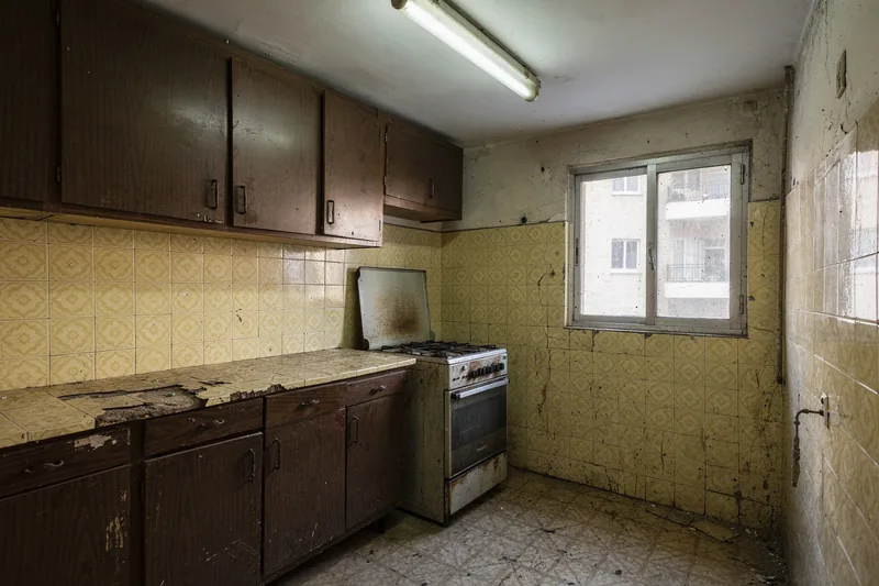 Cocina antes de reforma en Lutxana